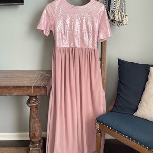 Wore for baby shower, only wore once